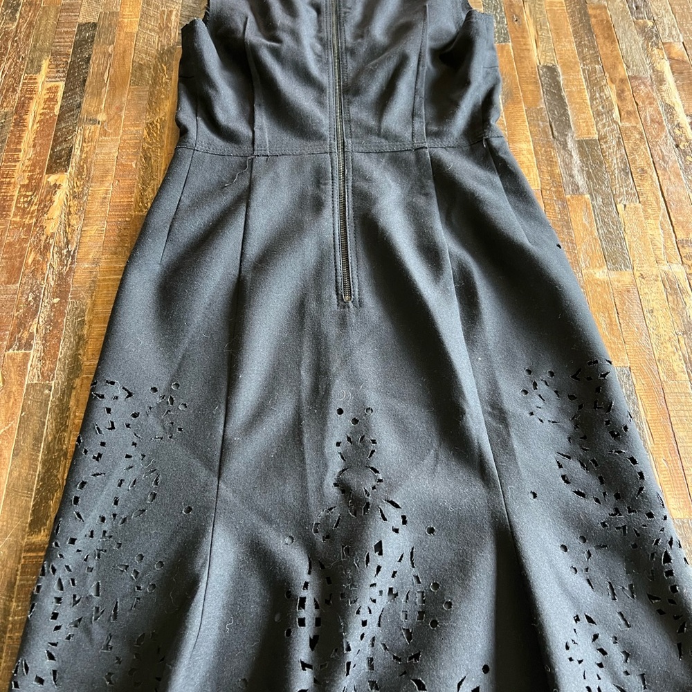 Strenesse Blue wool dress with burn out design sz. 4 - Picture 4 of 7